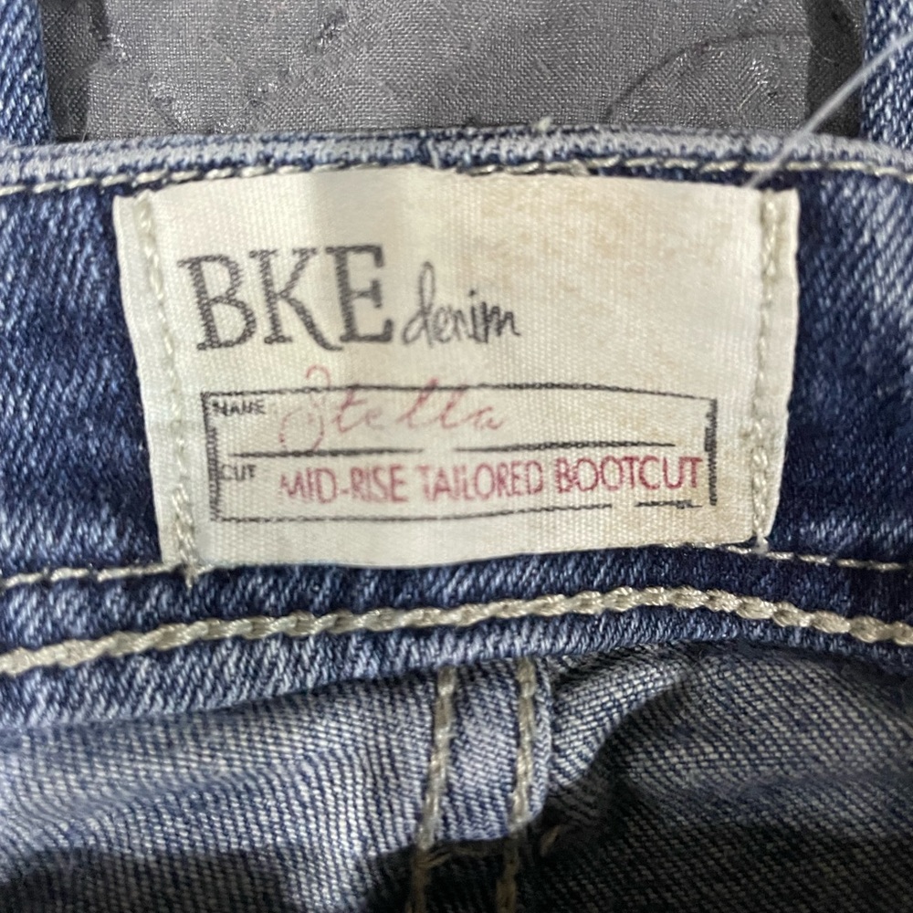 Buckle BKE size 24R jeans. Used- LIKE NEW. Worn 1 time. - Picture 3 of 4